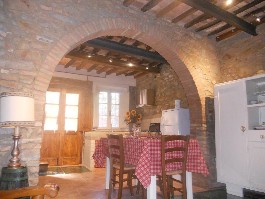 Apartment Casa Antica Chianni Værelse billede