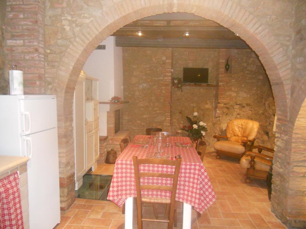 Apartment Casa Antica Chianni Værelse billede